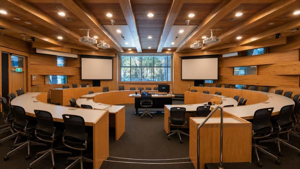 Curved collaborative lecture theatre inside UTS Building 8